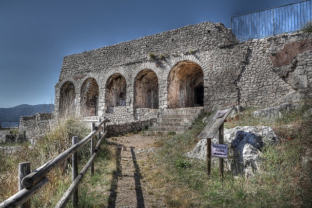 замки в Террачине