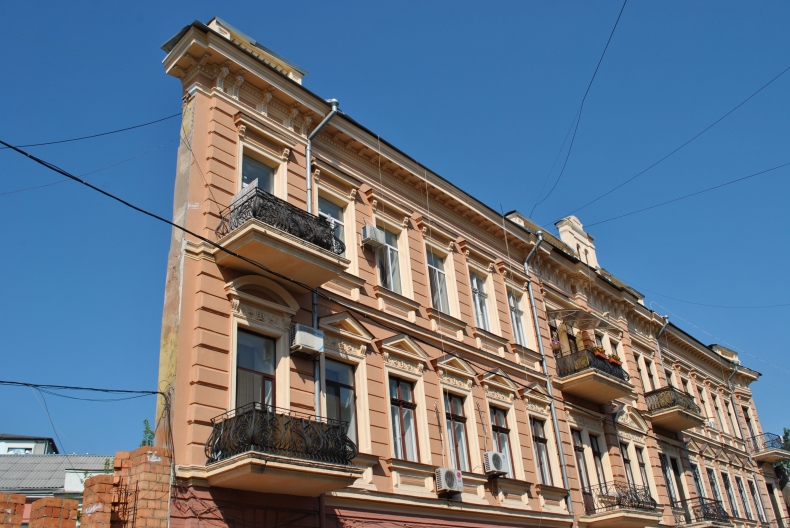 Плоский дом