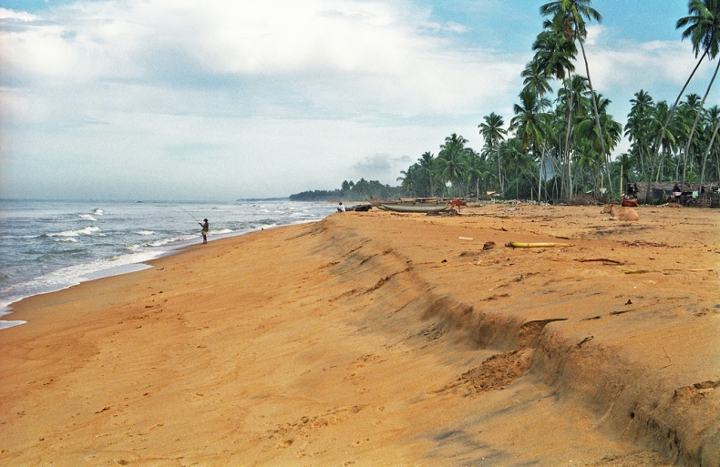 Пляж в Калутаре