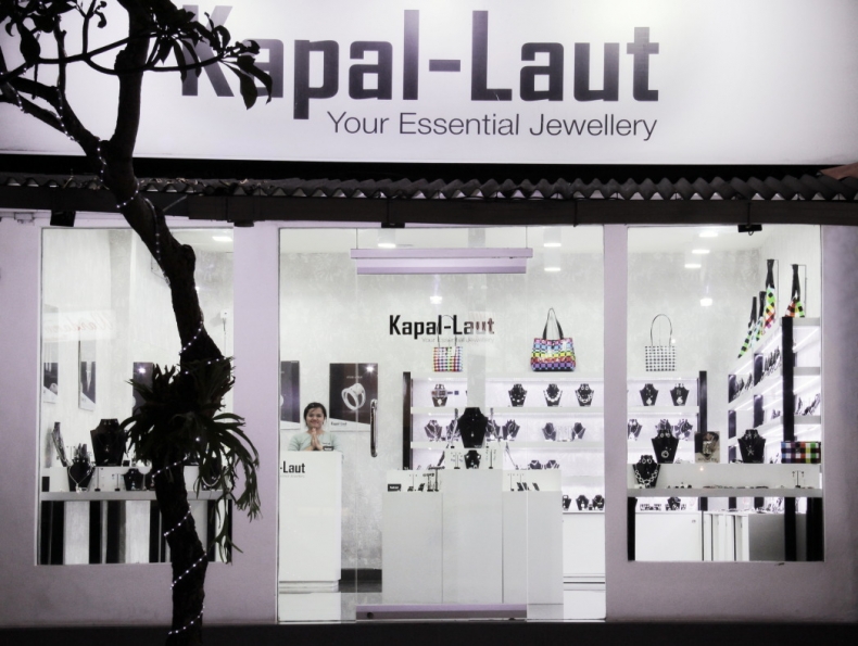 Kapal-Laut Monkey Forest Shop